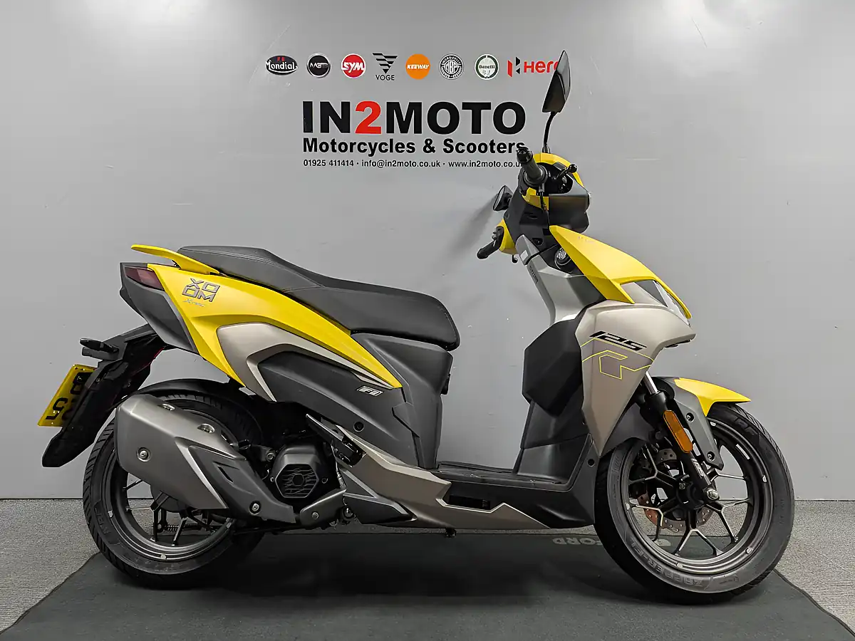 Used 2026 Hero Zoom R Yellow - Interior and Exterior details 2
