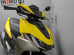Used 2026 Hero Zoom R Yellow - Interior and Exterior details 4