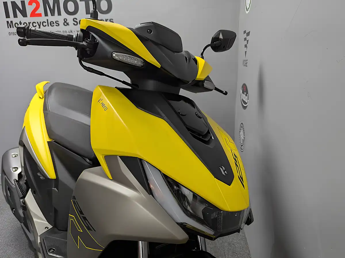 Used 2026 Hero Zoom R Yellow - Interior and Exterior details 4