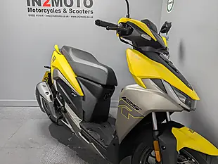 Used 2026 Hero Zoom R Yellow - Interior and Exterior details 5