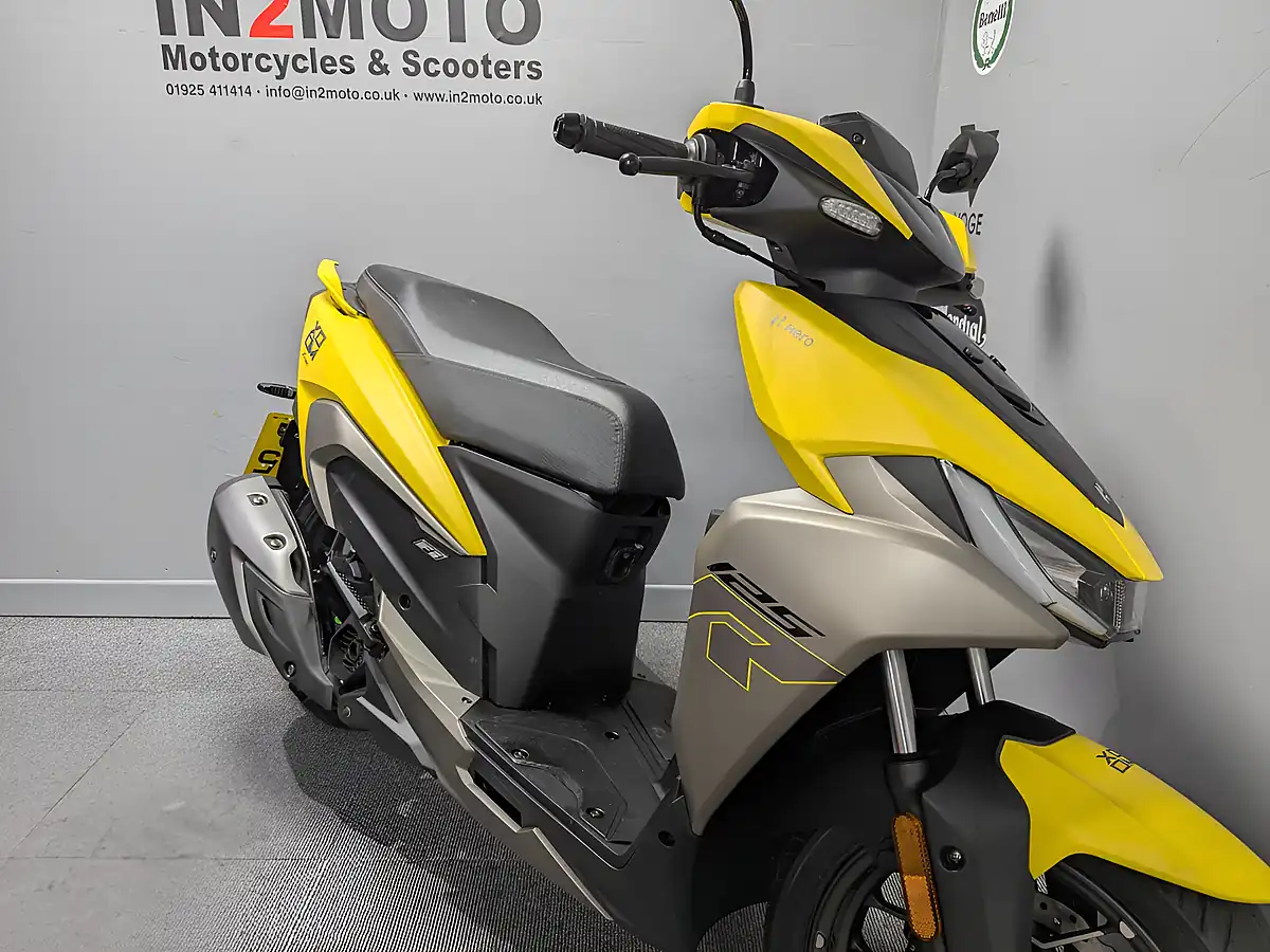 Used 2026 Hero Zoom R Yellow - Interior and Exterior details 5