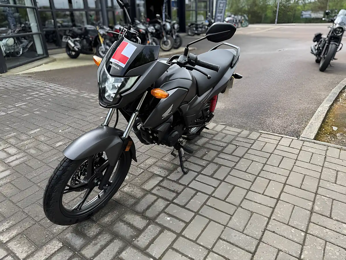 Used 2026 Honda CB125F Commuter Grey - Interior and Exterior details 4