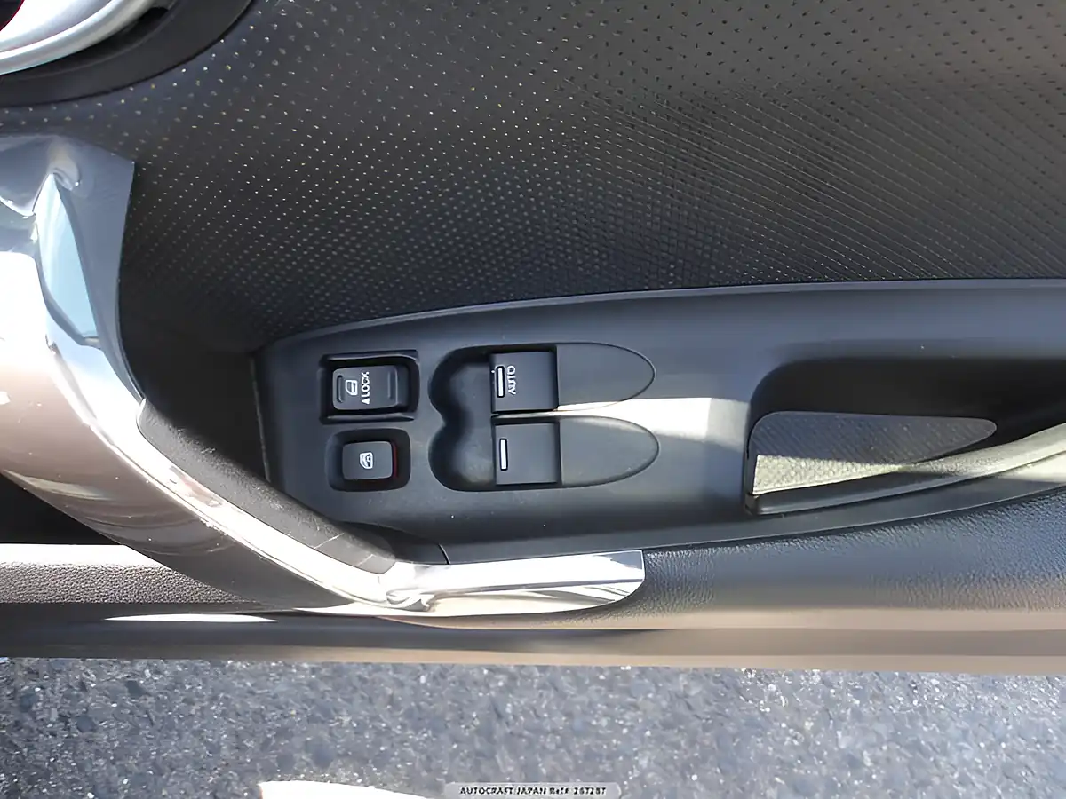 Used 2026 Honda Cr-Z Alpha Black Label Crystal Black Pearl - Interior and Exterior details 12