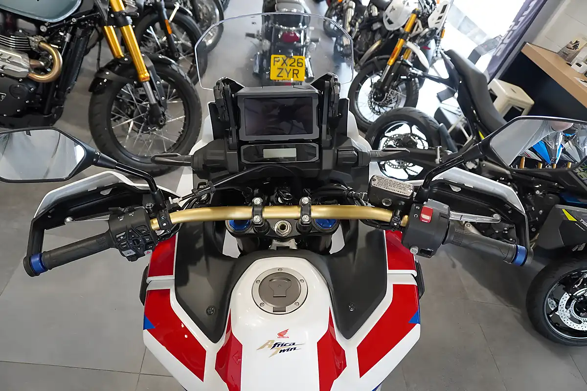Used 2026 Honda CRF1100L Africa Twin Adventure Sports Es White Metallic - Interior and Exterior details 7