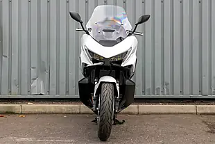 Used 2026 Honda Forza 750 Pearl Glare White - Interior and Exterior details 3
