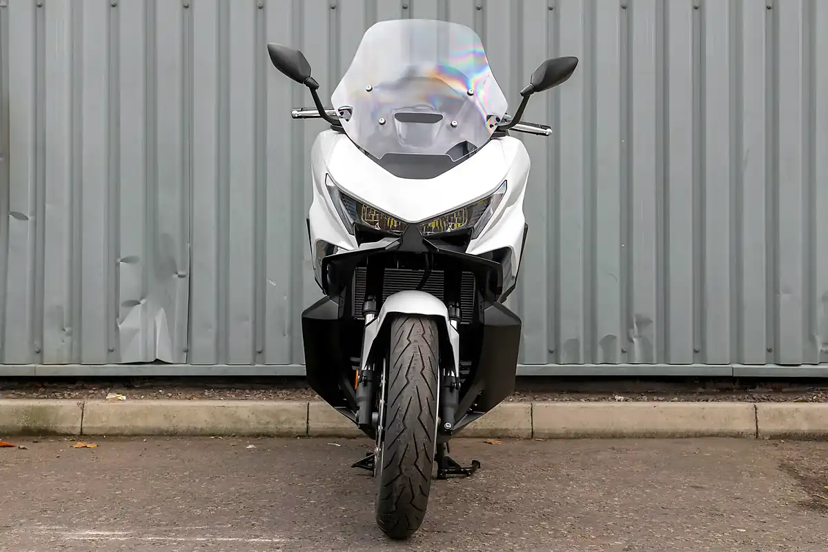 Used 2026 Honda Forza 750 Pearl Glare White - Interior and Exterior details 3