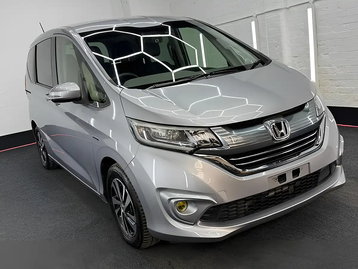 Used 2026 Honda Freed GB7 + 6 Seats Silver - Front View