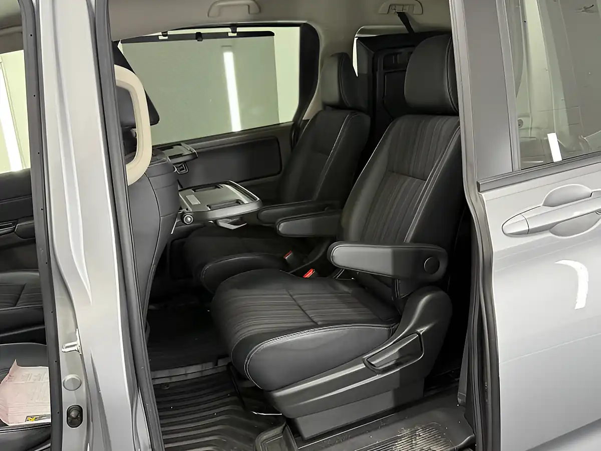 Used 2026 Honda Freed GB7 + 6 Seats Silver - Interior and Exterior details 13