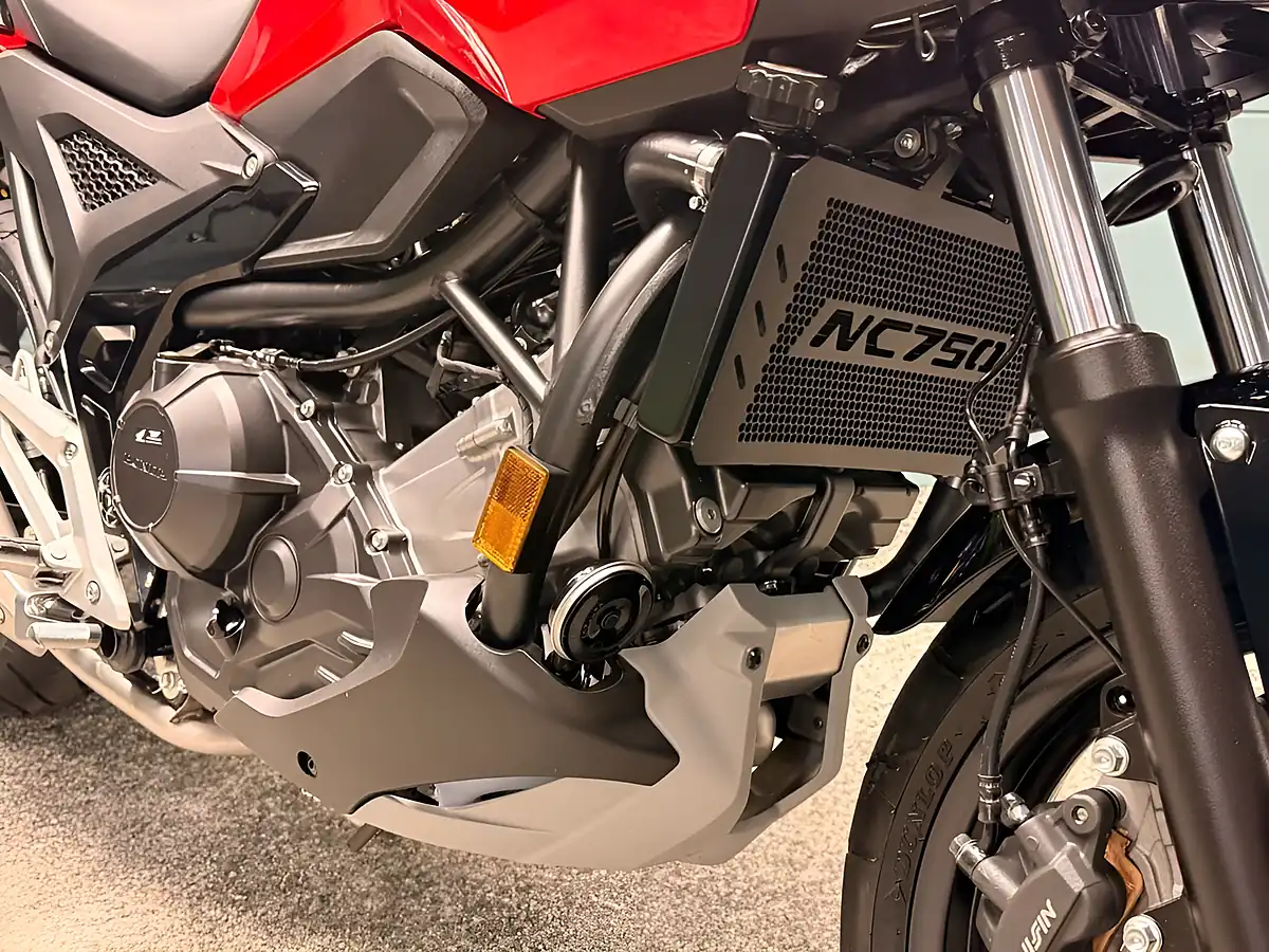 Used 2026 Honda NC750X Adventure Red - Interior and Exterior details 12
