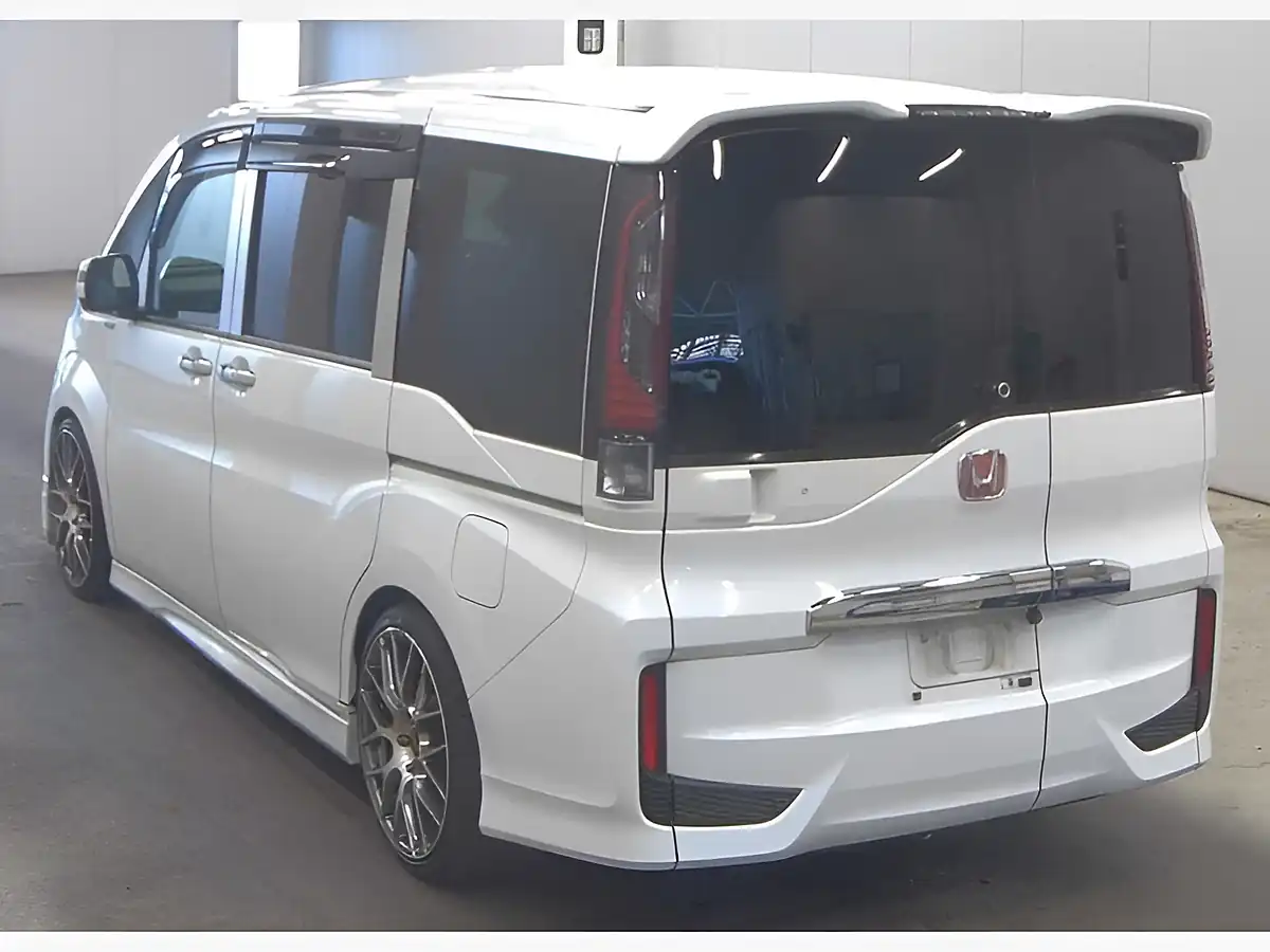 Used 2026 Honda Stepwagon Spada Waku Waku Doors Orchid White Pearl - Interior and Exterior details 16
