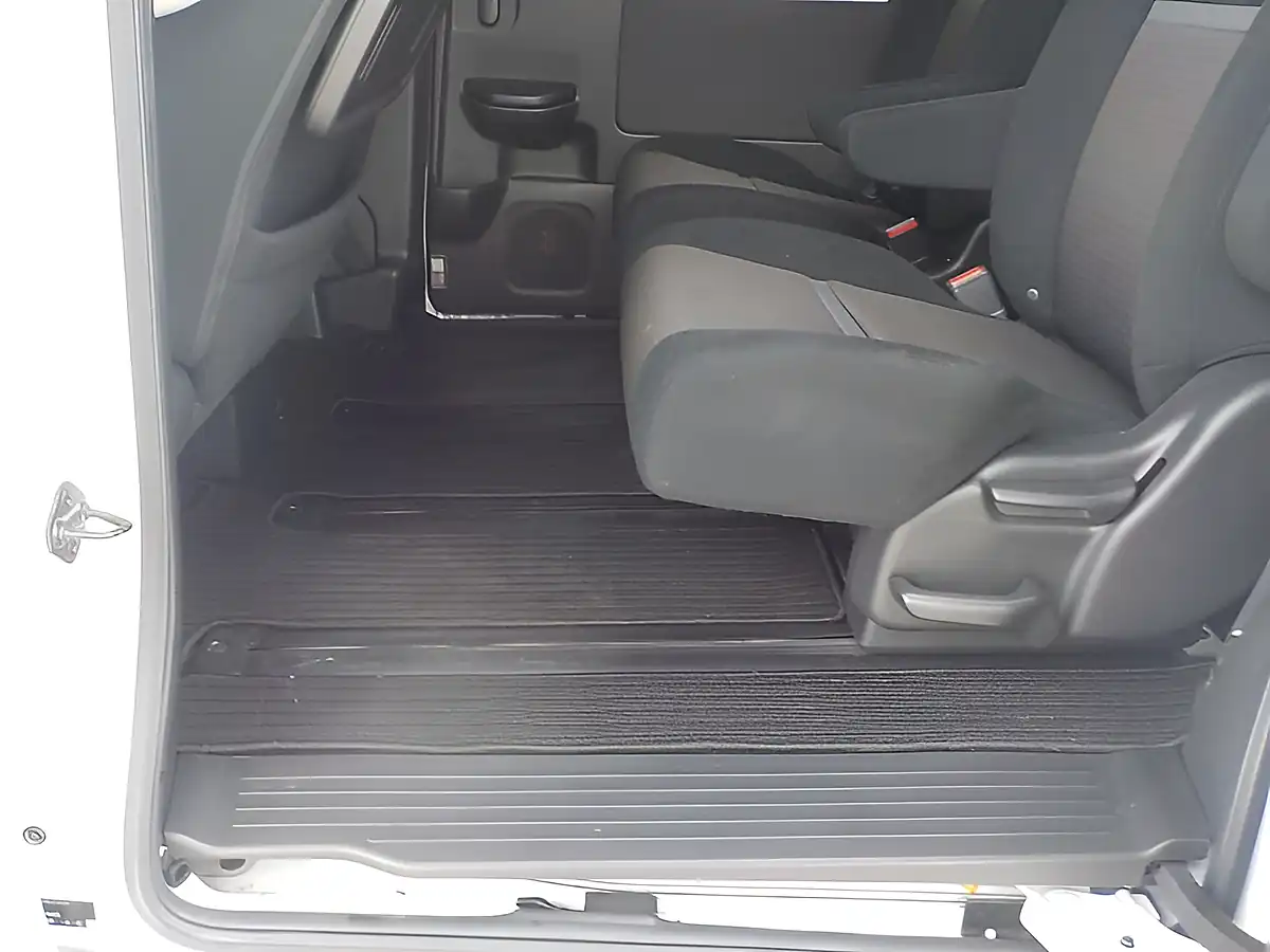 Used 2026 Honda Stepwagon Spada Waku Waku Doors Orchid White Pearl - Interior and Exterior details 17