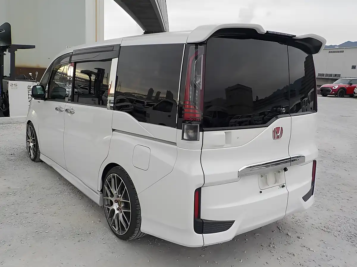 Used 2026 Honda Stepwagon Spada Waku Waku Doors Orchid White Pearl - Interior and Exterior details 2