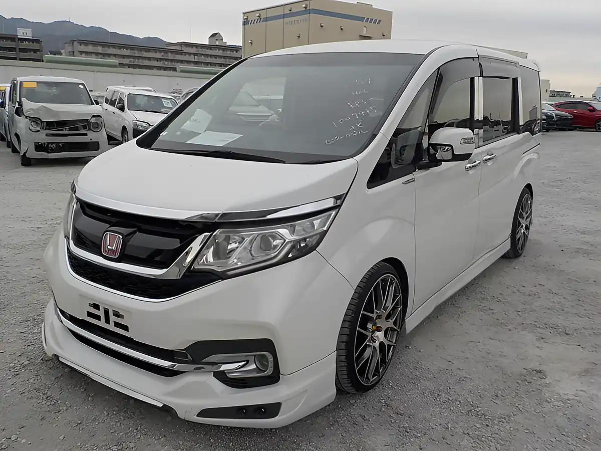 Used 2026 Honda Stepwagon Spada Waku Waku Doors Orchid White Pearl - Interior and Exterior details 3