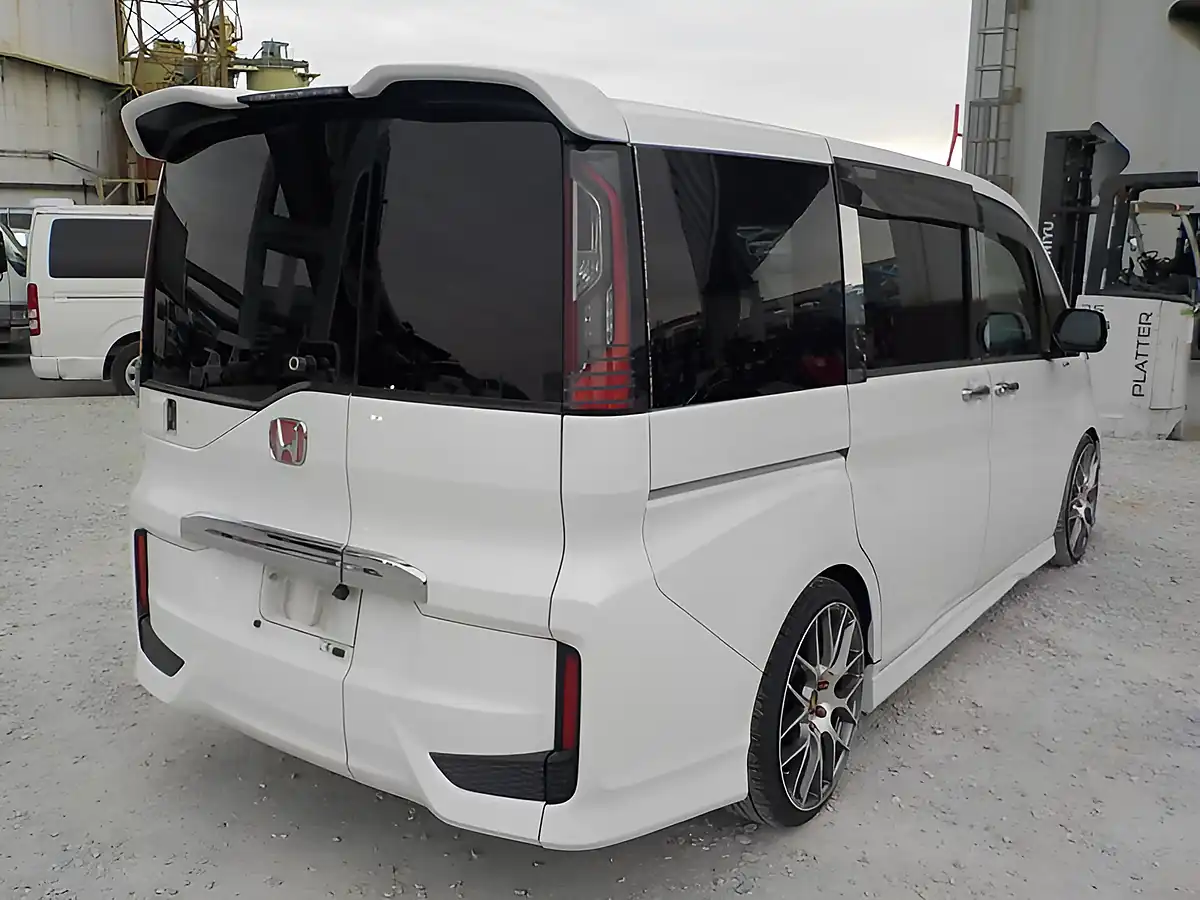 Used 2026 Honda Stepwagon Spada Waku Waku Doors Orchid White Pearl - Interior and Exterior details 4