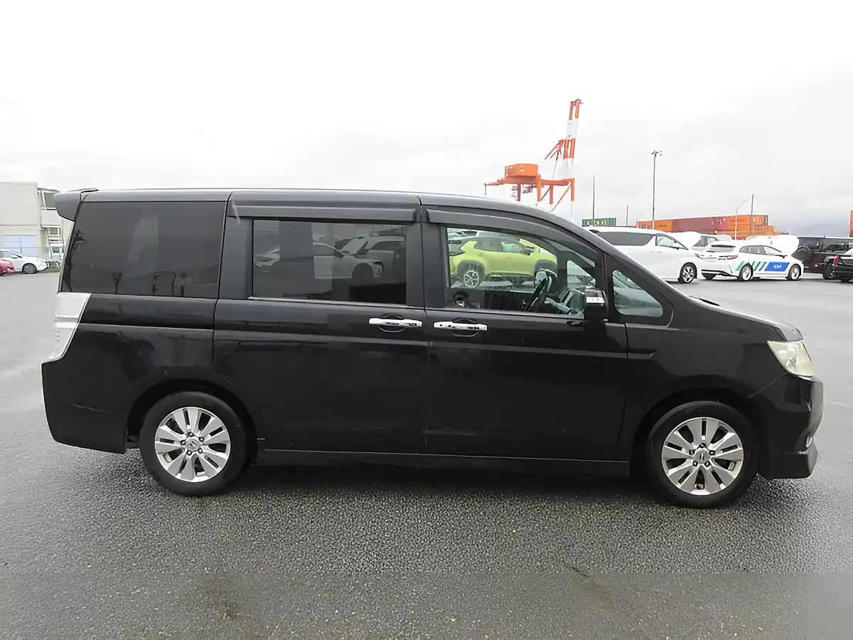 Used 2026 Honda Stepwagon Spada Z Crystal Black Pearl - Interior and Exterior details 7