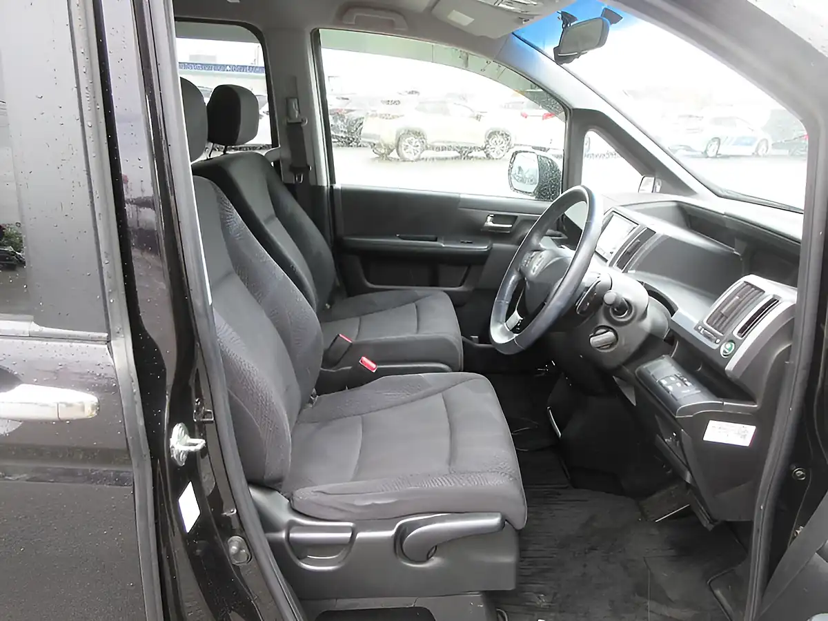 Used 2026 Honda Stepwagon Spada Z Crystal Black Pearl - Interior and Exterior details 9