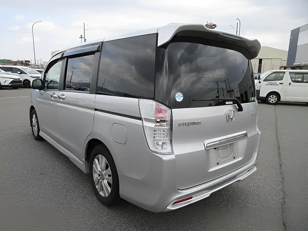 Used 2026 Honda Stepwagon Spada Z RK5 Silver - Interior and Exterior details 2