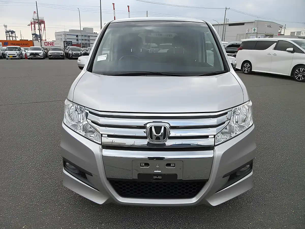 Used 2026 Honda Stepwagon Spada Z RK5 Silver - Interior and Exterior details 7