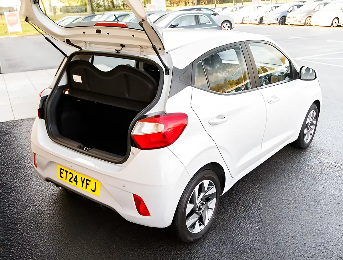 Used 2026 Hyundai i10 Advance Lumen Grey - Interior and Exterior details 20