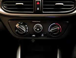 Used 2026 Hyundai i10 Premium Aqua Turquoise - Interior and Exterior details 19