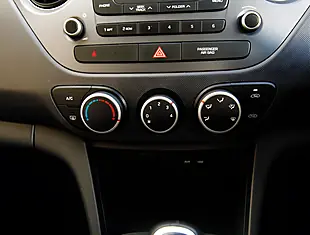Used 2026 Hyundai i10 Se White - Interior and Exterior details 18