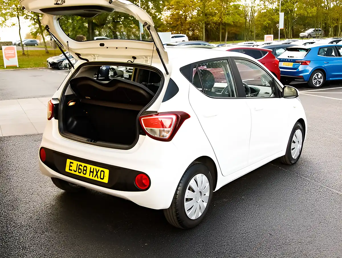 Used 2026 Hyundai i10 Se White - Interior and Exterior details 20
