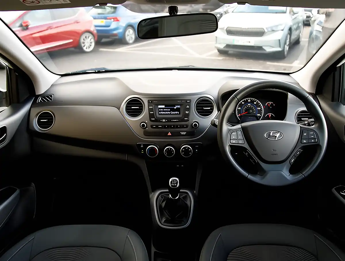 Used 2026 Hyundai i10 Se White - Interior and Exterior details 3