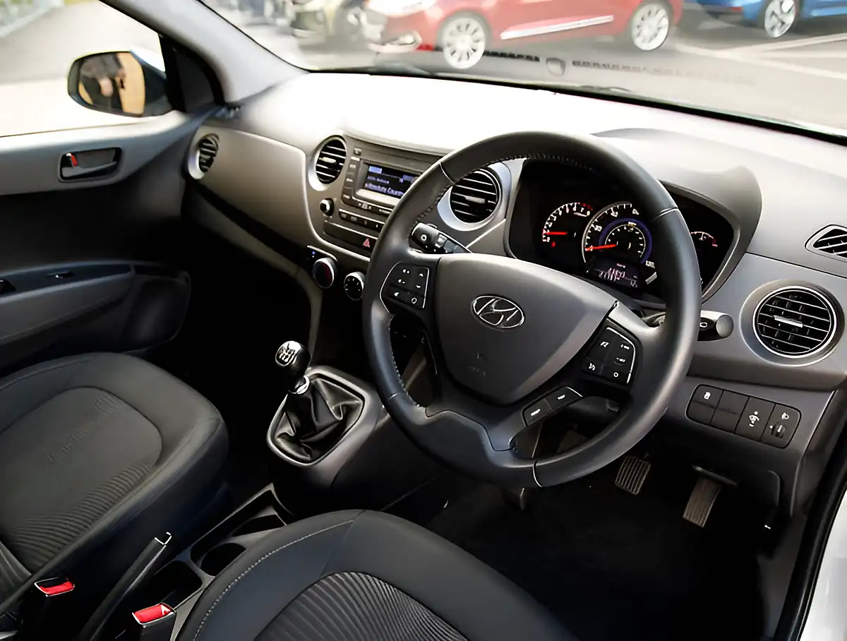 Used 2026 Hyundai i10 Se White - Interior and Exterior details 4