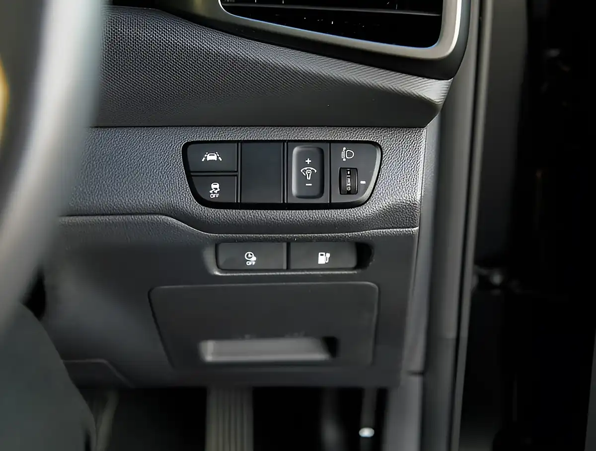 Used 2026 Hyundai Ioniq Premium Black - Interior and Exterior details 10