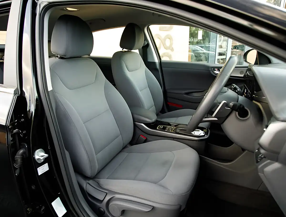 Used 2026 Hyundai Ioniq Premium Black - Interior and Exterior details 17