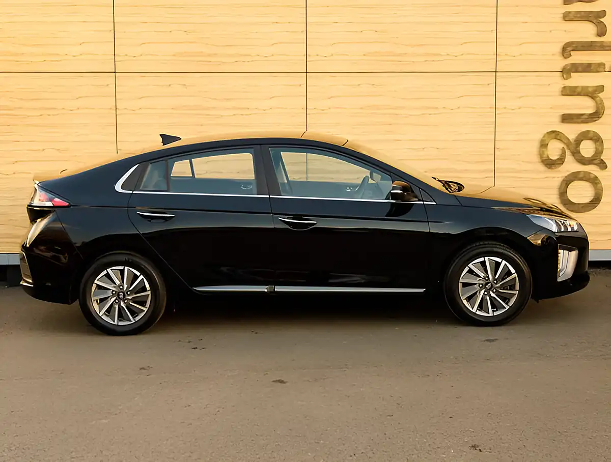 Used 2026 Hyundai Ioniq Premium Black - Interior and Exterior details 8