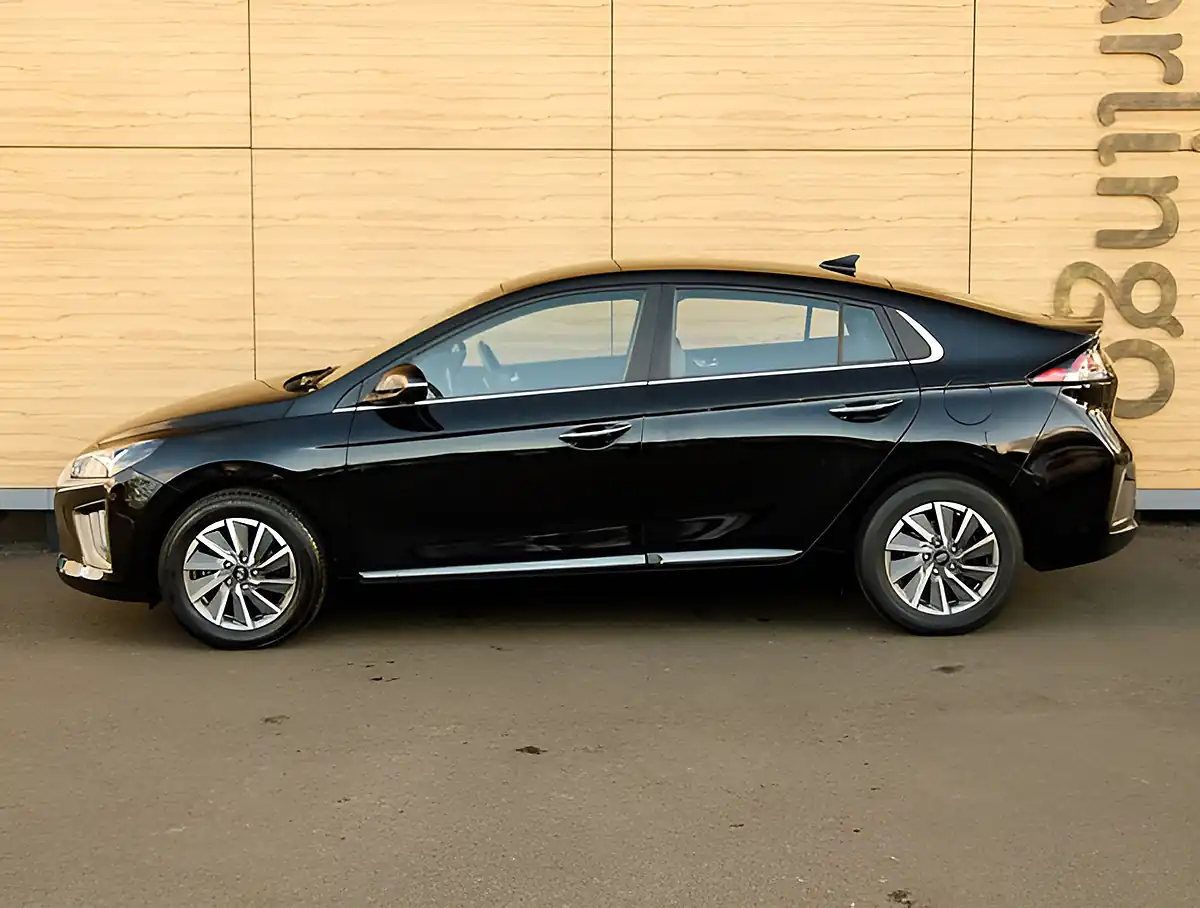 Used 2026 Hyundai Ioniq Premium Black - Interior and Exterior details 9