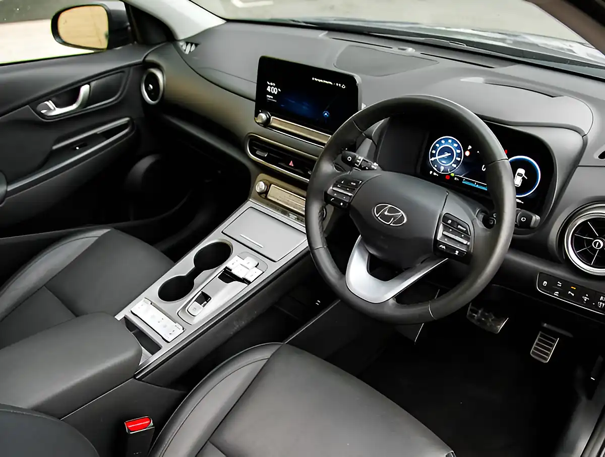 Used 2026 Hyundai Kona Ultimate Ecotronic Grey - Interior and Exterior details 4