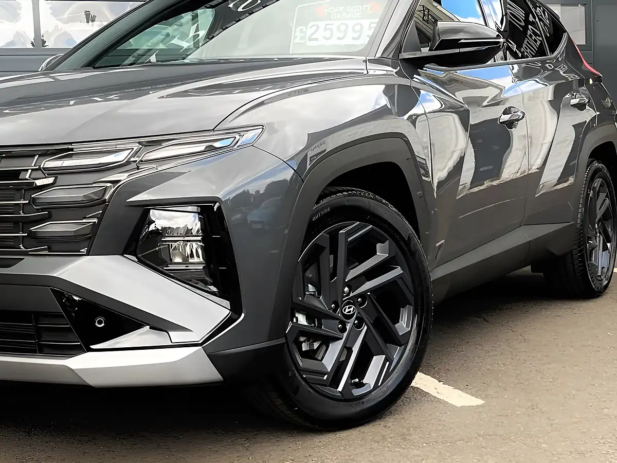 Used 2026 Hyundai Tucson Black Line Ecotronic Grey - Interior and Exterior details 12