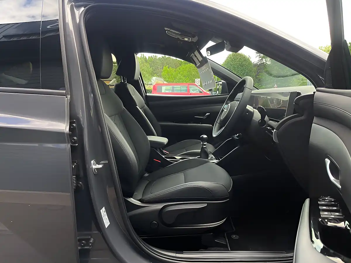 Used 2026 Hyundai Tucson Black Line Ecotronic Grey - Interior and Exterior details 15