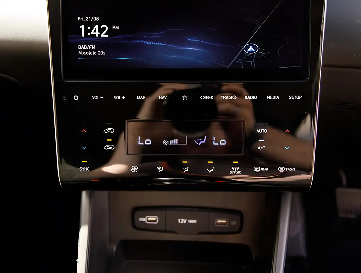Used 2026 Hyundai Tucson Se Connect Blue - Interior and Exterior details 19