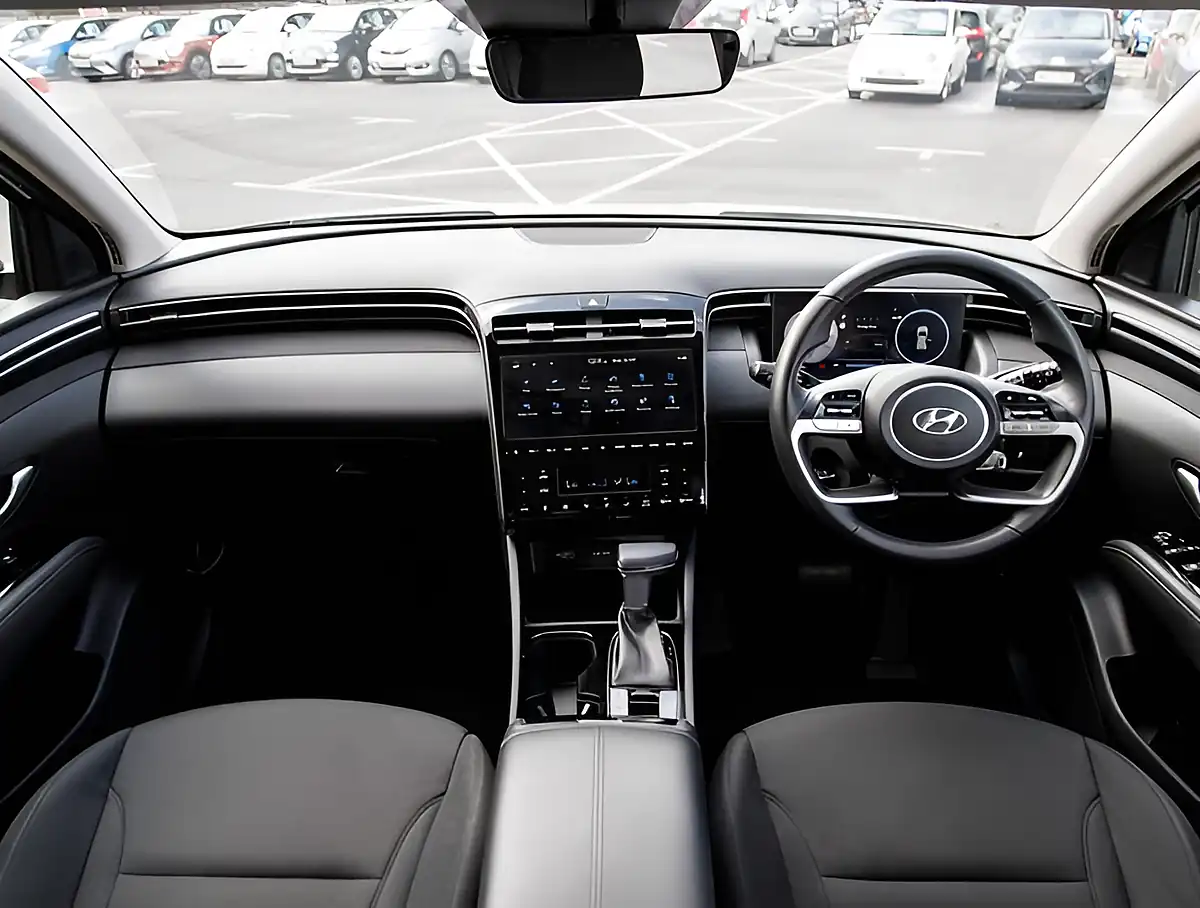 Used 2026 Hyundai Tucson Se Connect Serenity White - Interior and Exterior details 3