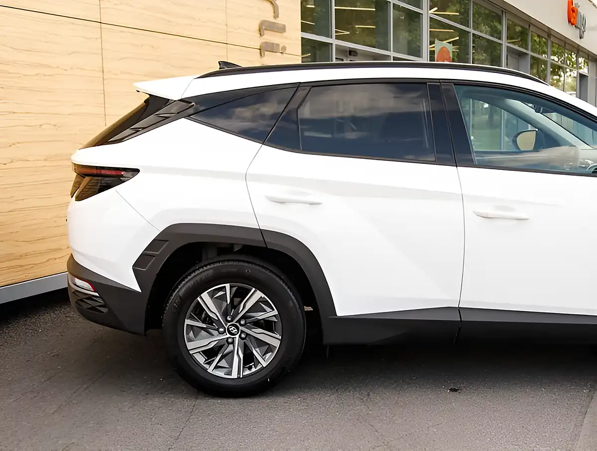 Used 2026 Hyundai Tucson Se Connect Serenity White - Interior and Exterior details 7