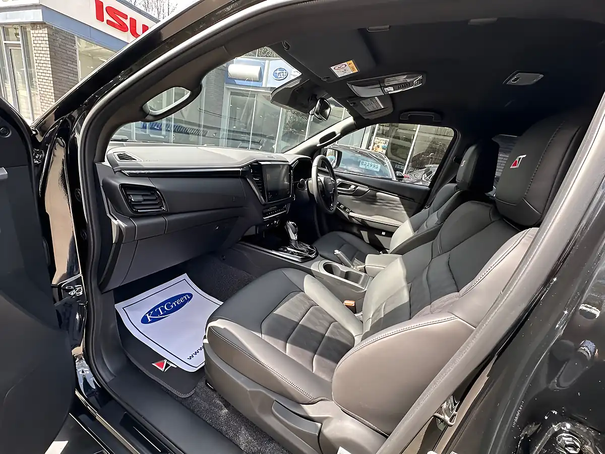 Used 2026 Isuzu D-Max Arctic Trucks AT35 Onyx Black - Interior and Exterior details 10