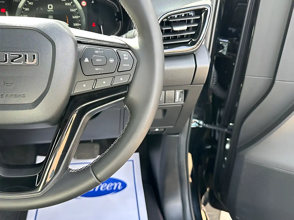 Used 2026 Isuzu D-Max Arctic Trucks AT35 Onyx Black - Interior and Exterior details 17