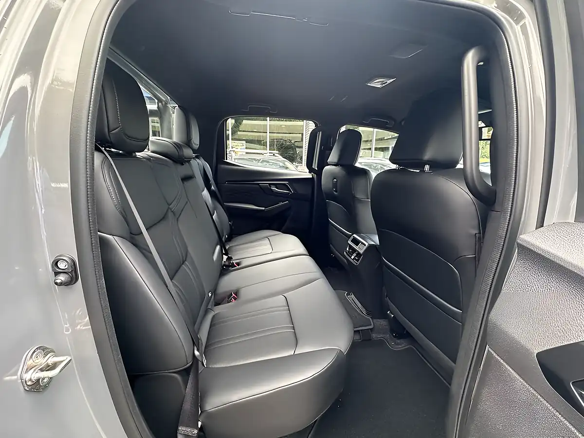 Used 2026 Isuzu D-Max EV-Cross Pickup Double Cab - Interior and Exterior details 12
