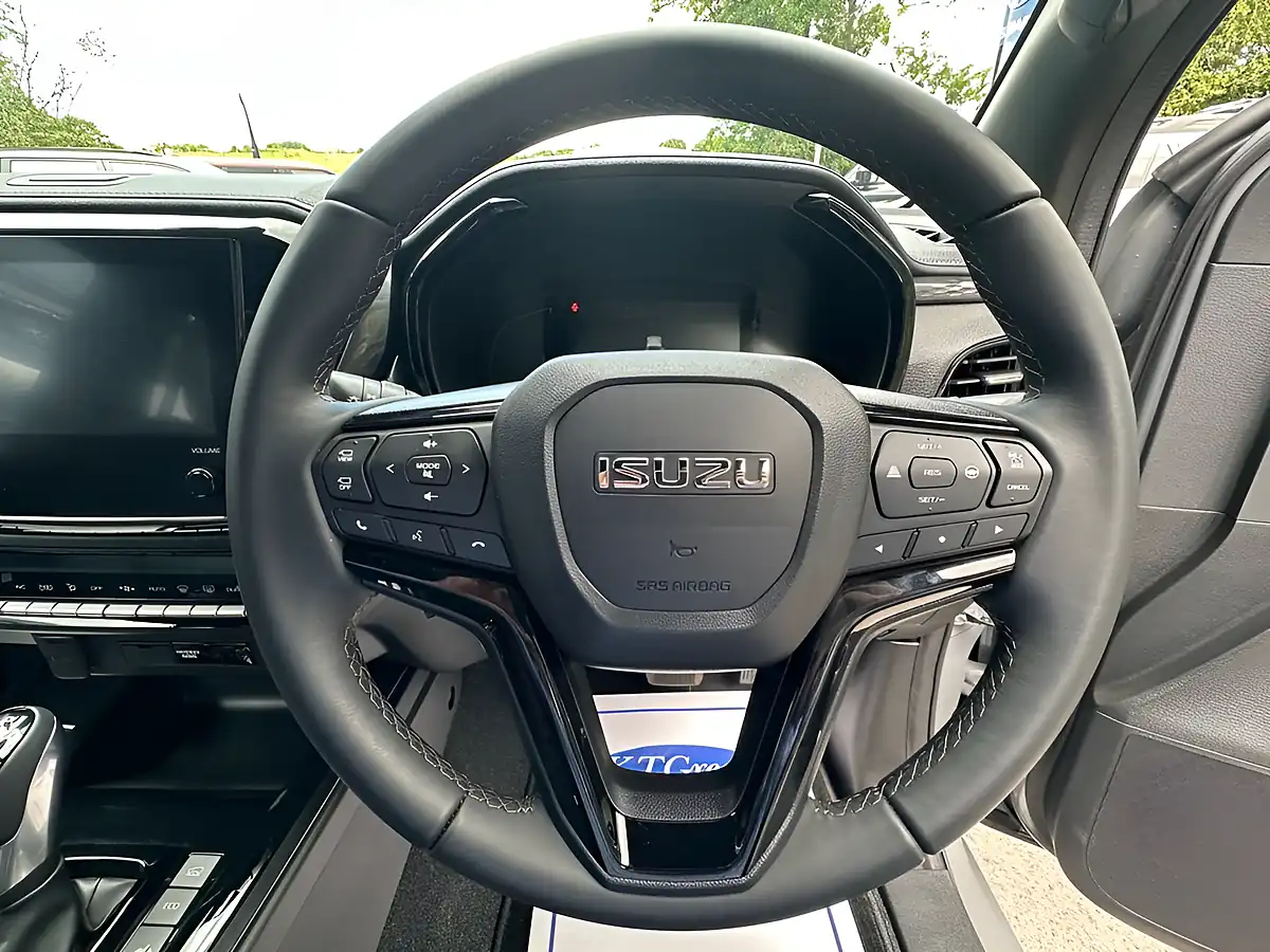 Used 2026 Isuzu D-Max EV-Cross Pickup Double Cab - Interior and Exterior details 13