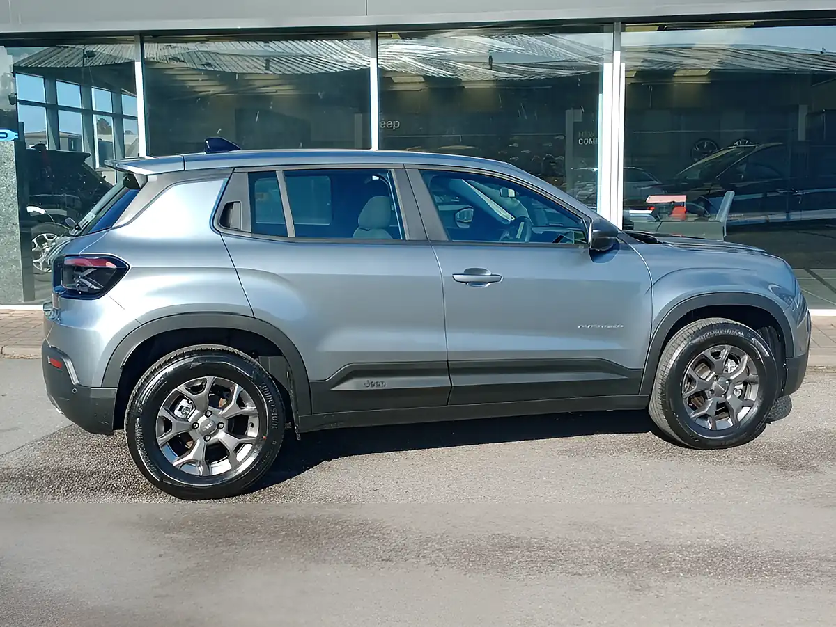 Used 2026 Jeep Avenger Longitude Grey - Interior and Exterior details 4