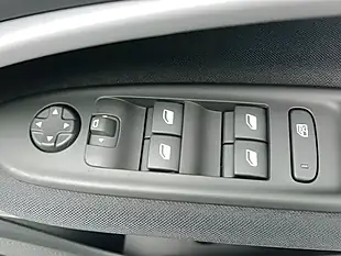 Used 2026 Jeep Avenger Longitude Red - Interior and Exterior details 8