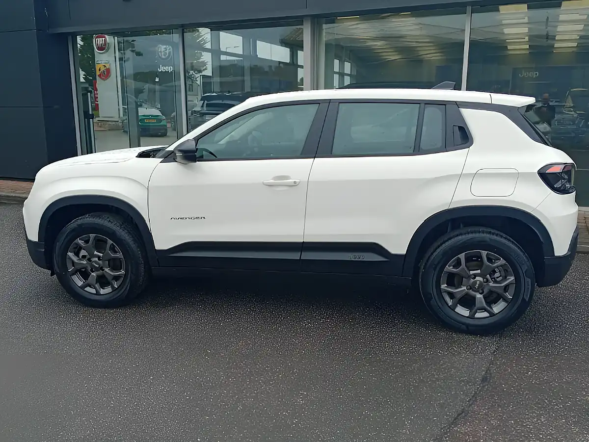 Used 2026 Jeep Avenger Longitude White - Interior and Exterior details 2