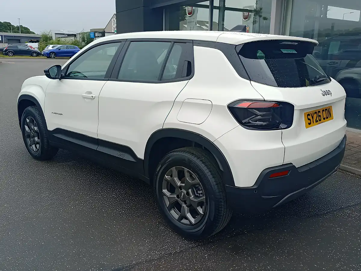 Used 2026 Jeep Avenger Longitude White - Interior and Exterior details 4