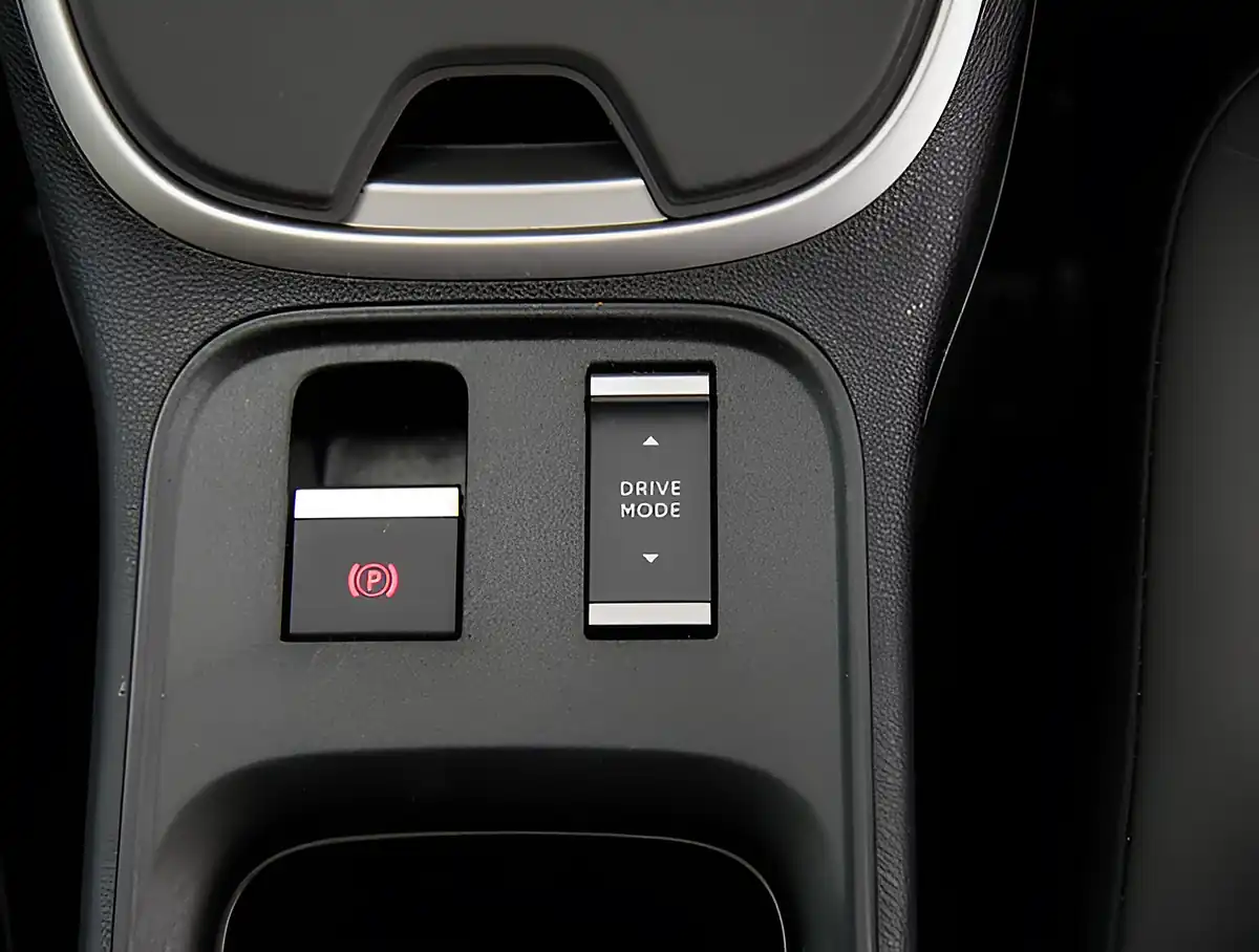 Used 2026 Jeep Avenger Summit Blue - Interior and Exterior details 17