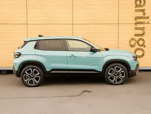 Used 2026 Jeep Avenger Summit Blue - Interior and Exterior details 8