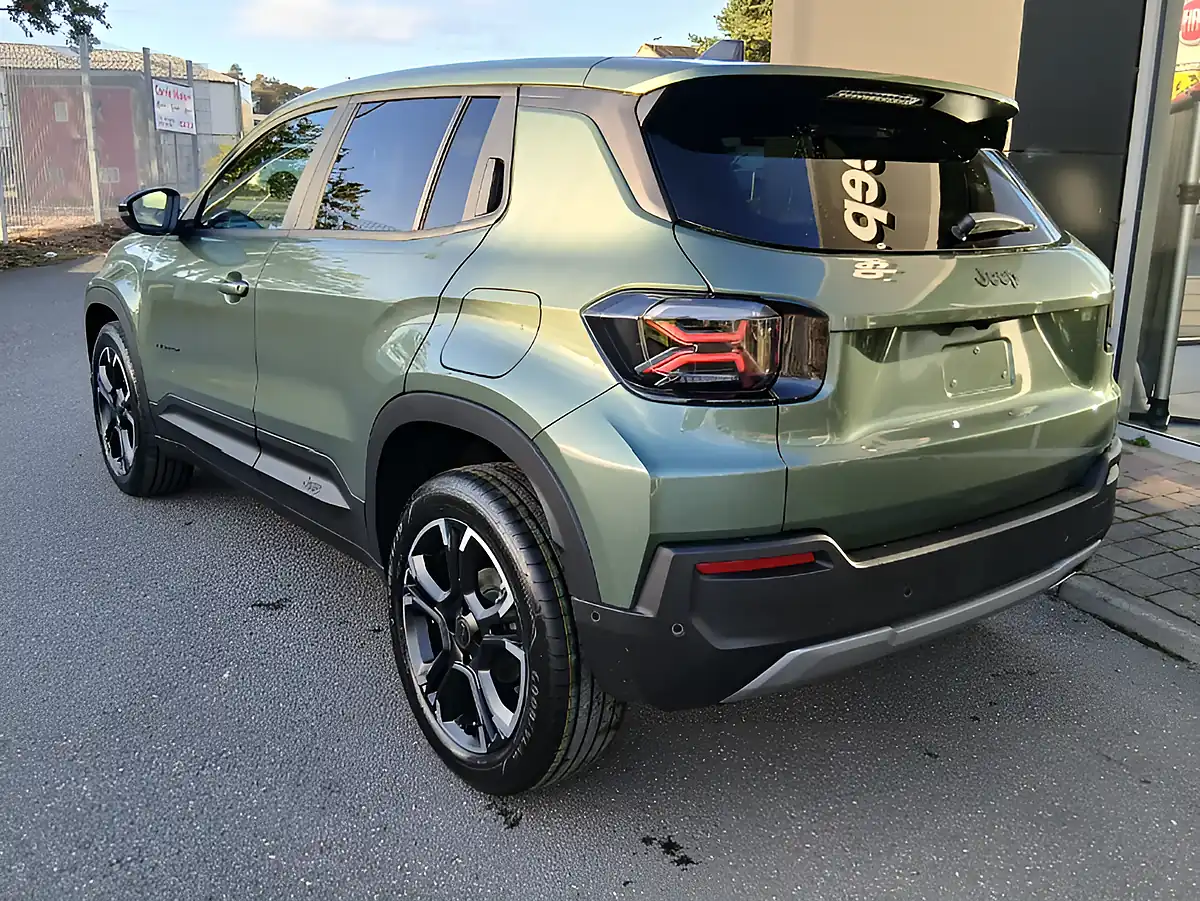 Used 2026 Jeep Avenger Summit Green - Interior and Exterior details 2
