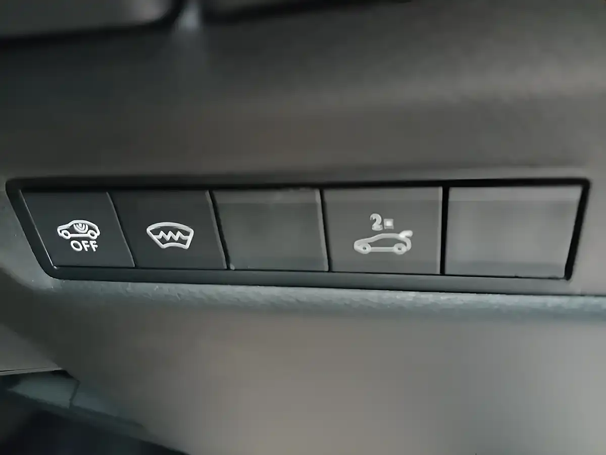 Used 2026 Jeep Compass 1st Edition Black - Interior and Exterior details 14